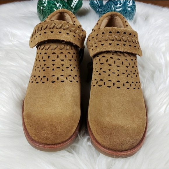 Sofft leather lazer cut booties 8.5 - Picture 15 of 15